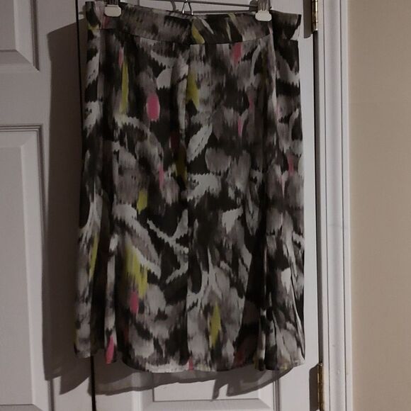 Jones Wear dark gray yellow hot pink light gray a line skirt  Sz 12 NWOT - Picture 3 of 4